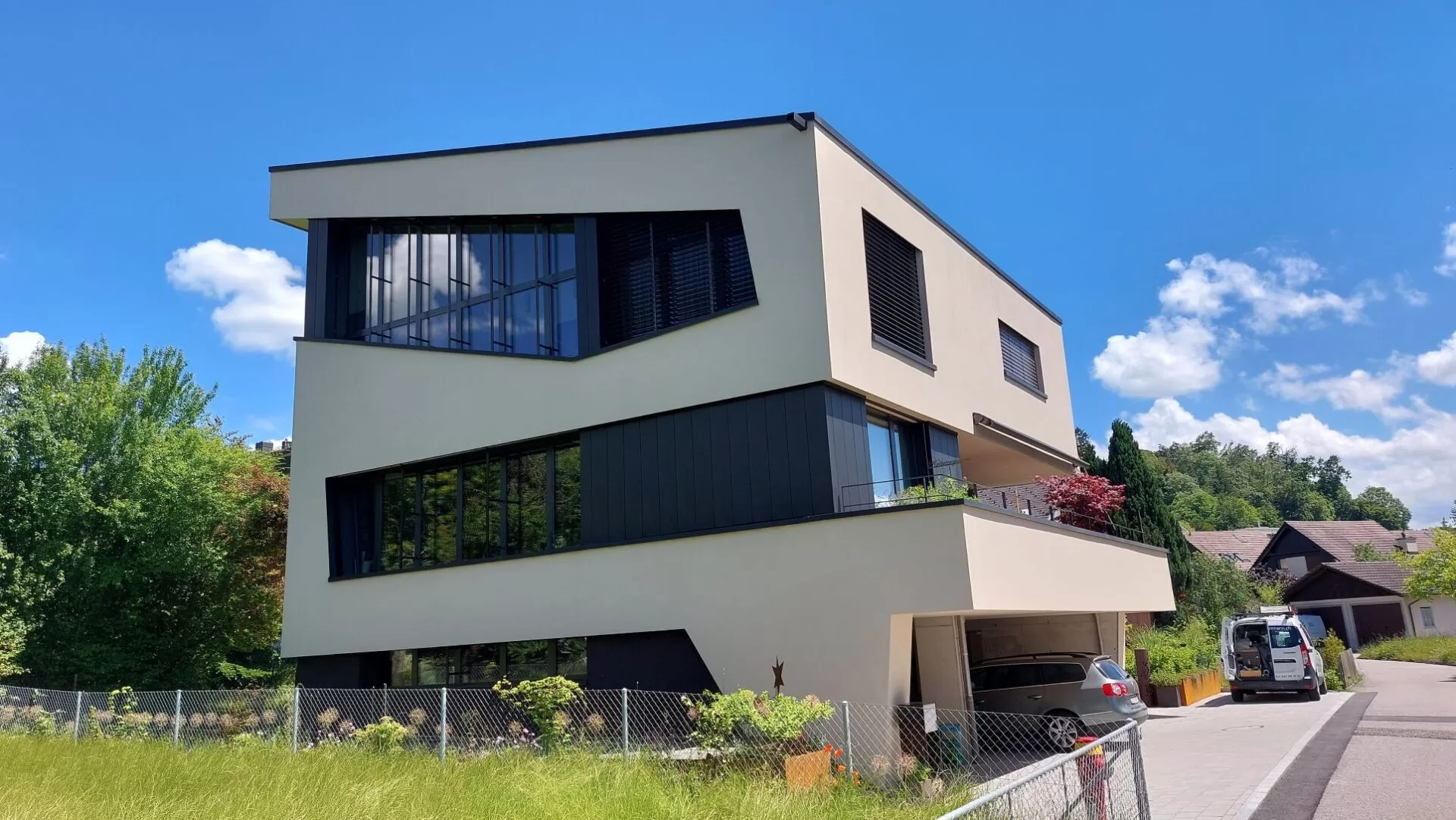 De Luigi AG – Kubischer Neubau Knonaueramt